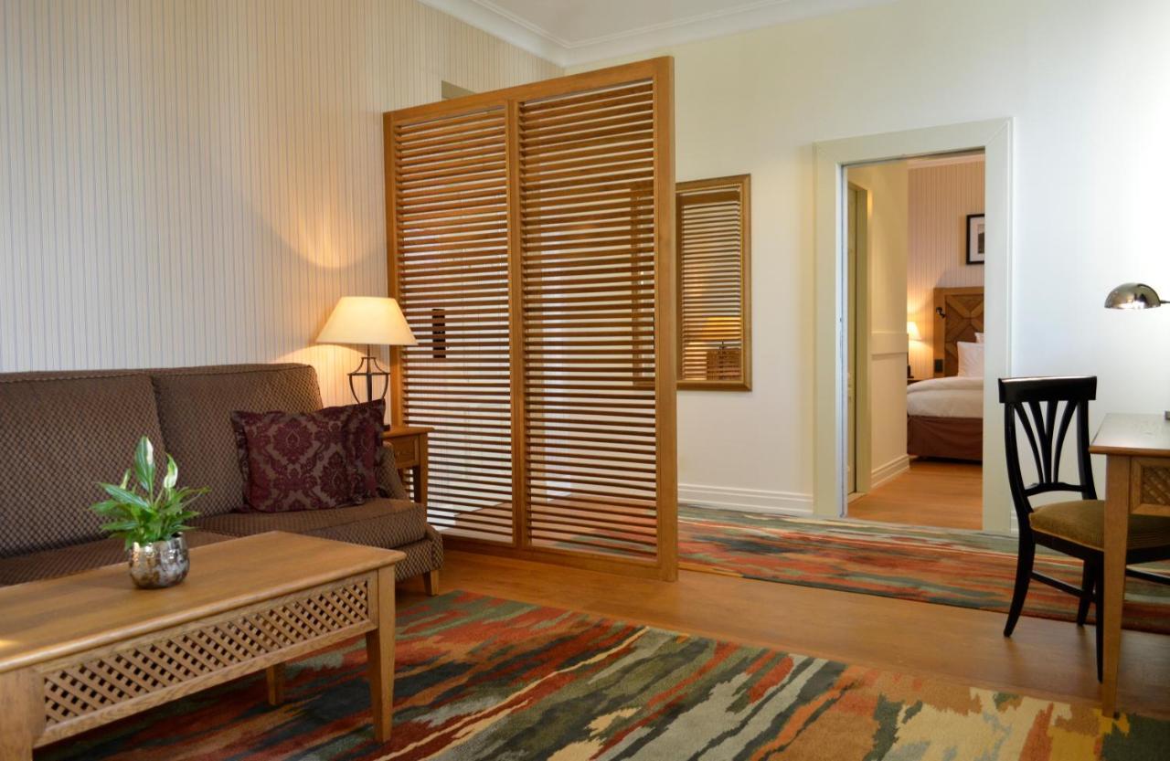 Grand Hotel Kempinski High Tatras Strbske Pleso Exterior photo A room at the hotel