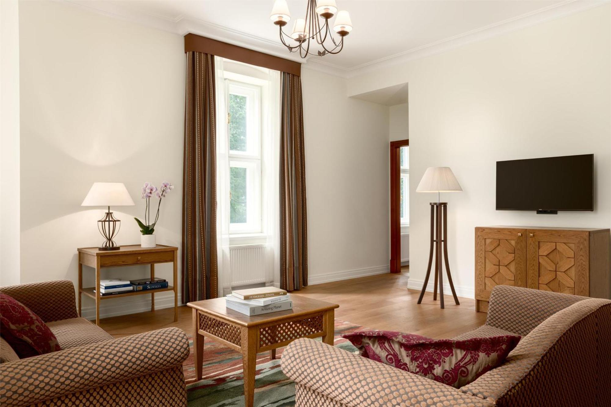 Grand Hotel Kempinski High Tatras Strbske Pleso Exterior photo