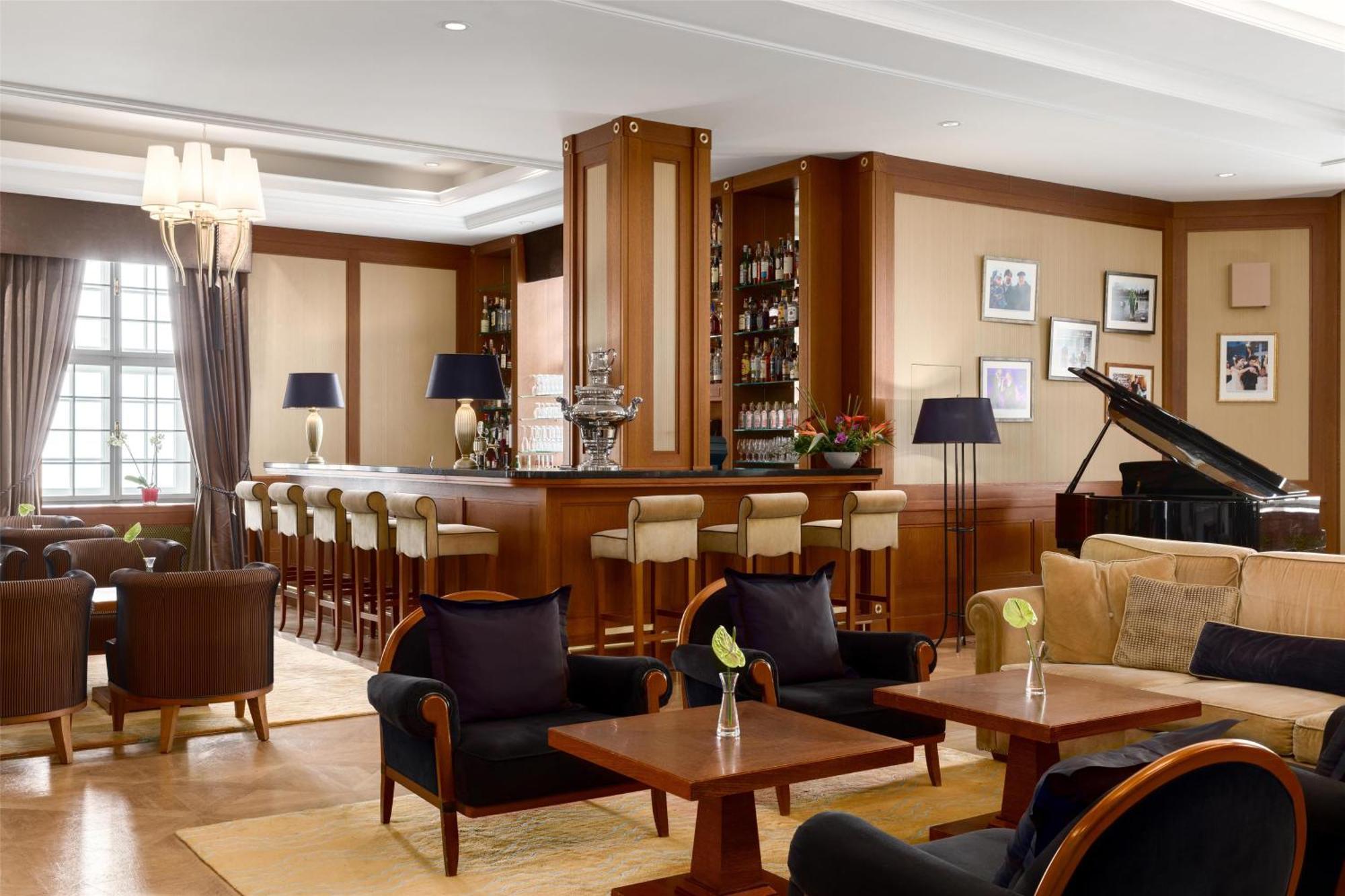 Grand Hotel Kempinski High Tatras Strbske Pleso Exterior photo